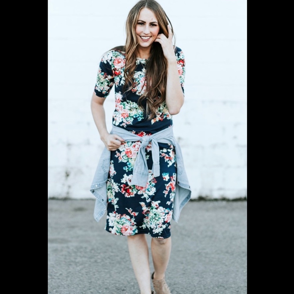 Sign Here Boutique‎ Women’s Navy Floral Short Sleeve Midi T-Shirt Dress Stretchy
